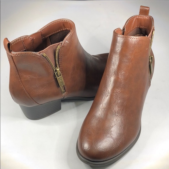 American Rag Shoes - (p272) American Rag Abby Ankle Booties 7M